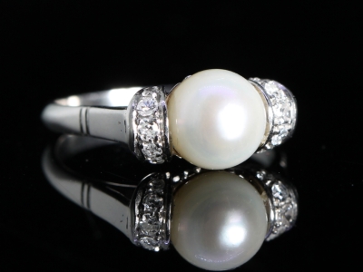 Art Deco Pearl and Diamond Platinum Ring