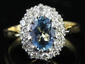  FABULOUS SANTA MARIA BLUE AQUAMARINE AND DIAMOND CLUSTER 18 CARAT GOLD RING