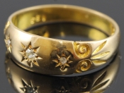 LOVELY EDWARDIAN DIAMOND 18 CARAT GOLD RING