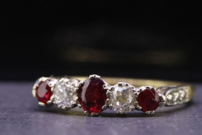  STUNNING NATURAL RUBY AND OLD MINED DIAMOND 18 CARAT GOLD RING