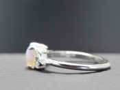 BEAUTIFUL OPAL AND DIAMOND PLATINUM RING