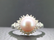  BEAUTIFUL PINK PEARL AND DIAMOND 18 CARAT GOLD COCKTAIL RING
