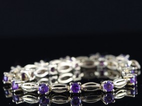 BEAUTIFUL AMETHYST BRACELET HANDCRAFTED IN SOLID 9 CARAT GOLD