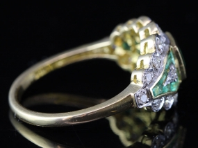 STUNNING ART DECO INSPIRED EMERALD AND DIAMOND PAVE SET 18 CARAT GOLD RING