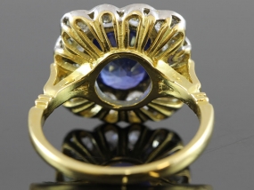 MAJESTIC SAPPHIRE AND DIAMOND 18 CARAT GOLD CLUSTER RING