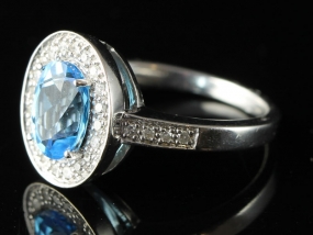 AMAZING BLUE TOPAZ AND DIAMOND  9 CARAT GOLD COCKTAIL/DRESS RING 		