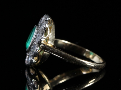 Vintage Colombian and Diamond 18ct Gold Cluster Ring