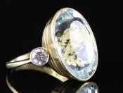 SPECTATULAR 20 CARAT AQUAMARINE AND DIAMOND 18 CARAT GOLD RING