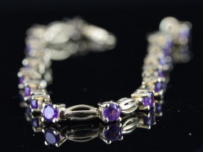 BEAUTIFUL AMETHYST BRACELET HANDCRAFTED IN SOLID 9 CARAT GOLD