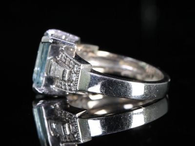  Vintage 2ct Aquamarine and Diamond 18ct Gold Ring  