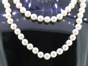 BEAUTIFUL QUALITY PEARL NECKLACE WITH GOLD AND DIAMOND CLASP