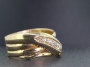 FABULOUS DIAMOND 18 CARAT GOLD SNAKE RING