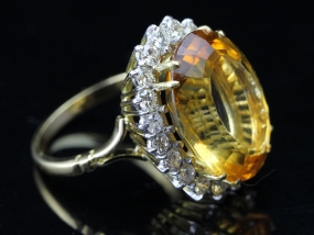 GORGEOUS 7 CARAT CITRINE AND DIAMOND CLUSTER 18 CARAT GOLD 1970s COCKTAIL/DRESS RING