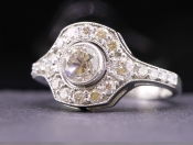 MAGNIFICENT ART DECO INSPIRED DIAMOND 18 CARAT GOLD RING 