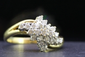 FABULOUS 18 CARAT GOLD DIAMOND CLUSTER COCKTAIL RING