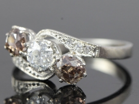 FABULOUS 1920s PLATINUM THREE STONE DIAMOND RING