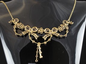 FABULOUS EWARDIAN STYLE SAPPHIRE AND DIAMOND 9 CARAT GOLD LAVALIERE NECKLACE