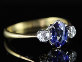 GORGEOUS CEYLON SAPPHIRE AND DIAMOND 18 CARAT GOLD TRILOGY RING