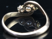 BEAUTIFUL EDWARDIAN DIAMOND ON A TWIST 18 CARAT GOLD RING