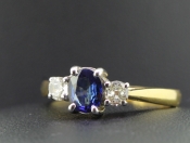 BEAUTIFUL SAPPHIRE AND DIAMOND TRILOGY 18 CARAT GOLD RING