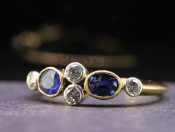  BEAUTIFUL ART DECO INSPIRED SAPPHIRE AND DIAMOND 18 CARAT GOLD RING