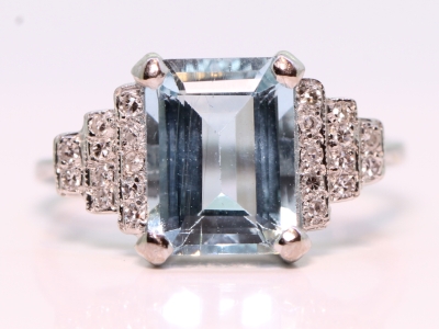  Art Deco 2.50 Carat Aquamarine and Diamond 18ct Gold Ring