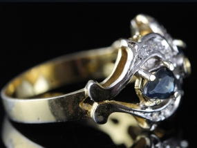 AMAZING SAPPHIRE AND DIAMOND DOUBLE HEART 9 CARAT GOLD RING