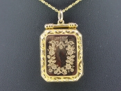  GORGEOUS RECTANGULAR 9 CARAT GOLD LOCKET