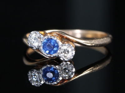 Art Deco Sapphire and Diamond 18ct Gold Three-Stone Crossover Ring