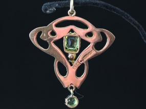  BEAUTIFUL ART DECO PERIDOT 9 CARAT GOLD PENDANT