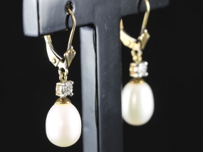 ELEGANT NATURAL PEARL AND DIAMOND 9 CARAT GOLD EARRINGS