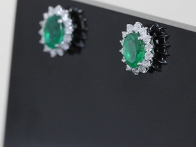 STUNNING EMERALD AND DIAMOND 18 CARAT GOLD STUDS