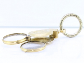 MARVELOUS FRENCH 15 CARAT GOLD MAGNIFYING GLASS CHARM/PENDANT