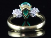 BEAUTIFUL COLOMBIAN EMERALD AND DIAMOND TRILOGY 18 CARAT GOLD RING