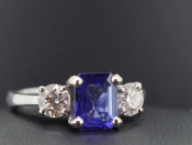  GORGEOUS SAPPHIRE AND DIAMOND 18 CARAT GOLD TRILOGY RING