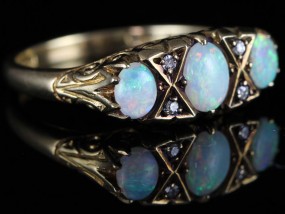 GORGEOUS INSPIRED VICTORIAN ANTIQUE OPAL AND DIAMOND 9 CARAT RING 