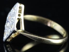 STUNNING ART DECO DIAMOND 18 CARAT GOLD AND PLATINUM RING