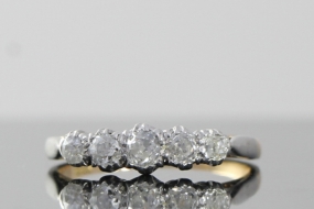 GORGEOUS CLASSIC FIVE STONE EDWARDIAN DIAMOND 18 CARAT GOLD AND PALLADIUM RING