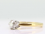 GORGEOUS DIAMOND 18 CARAT GOLD SOLITAIRE RING