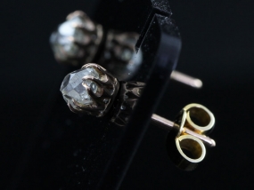 STRIKING GEORGIAN DIAMOND 18 CARAT GOLD STUD EARRINGS