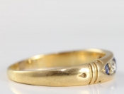  BEAUTIFUL SAPPHIRE AND DIAMOND 18 CARAT GOLD GYPSY RING