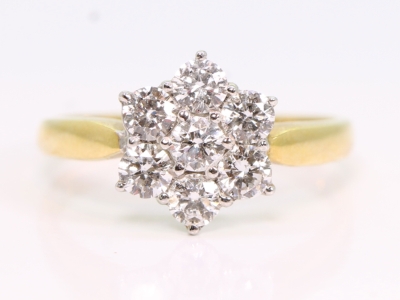 Vintage Diamond Daisy 18ct Gold Ring 