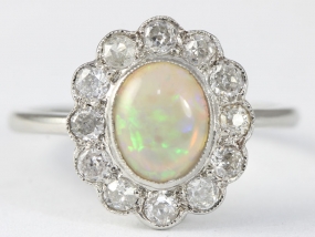 BEAUTIFUL OPAL AND DIAMOND PLATINUM CLUSTER RING