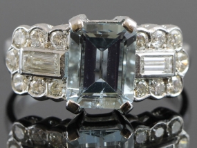  MAGNIFICENT AQUAMARINE AND DIAMOND ART DECO INSPIRED PLATINUM RING