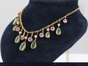 LOVELY SUFFRAGETTE PERIDOT PINK TOPAZ DIAMOND PEARL AND PERIDOT 15 CARAT GOLD NECKLACE