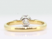 GORGEOUS DIAMOND 18 CARAT GOLD SOLITAIRE RING