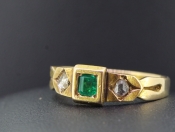 BEAUTIFUL VICTORIAN EMERALD AND DIAMOND 15 CARAT RING DATES 1848