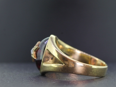 Gorgeous Edwardian Cabochon Garnet and Diamond 18ct Gold Ring
