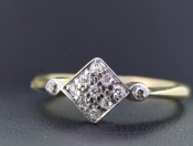 BEAUTIFUL DIAMOND ART DECO PLATINUM AND 18 CARAT GOLD RING