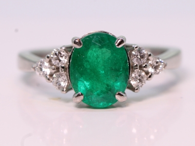 Vintage Trefoil 2ct Colombian Emerald Platinum Ring